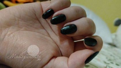 Пять приятных оттенков маникюра, которые хорошо выглядят даже если ногти отросли