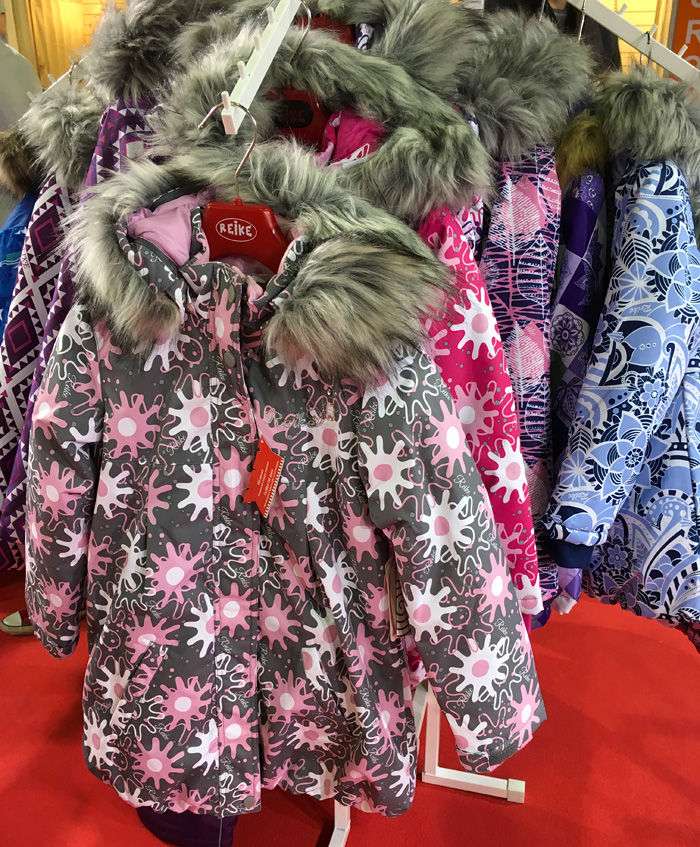 Модные расцветки курток для детей