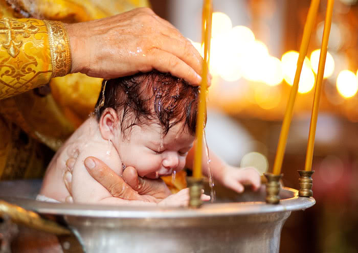 Крещение младенца. Обязанности крестных