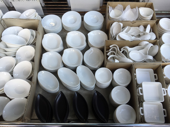 Распродажа посуды в Японии