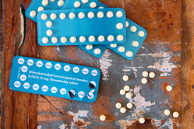 Гормональные противозачаточные таблетки: принцип действия, противопоказания и побочные эффекты