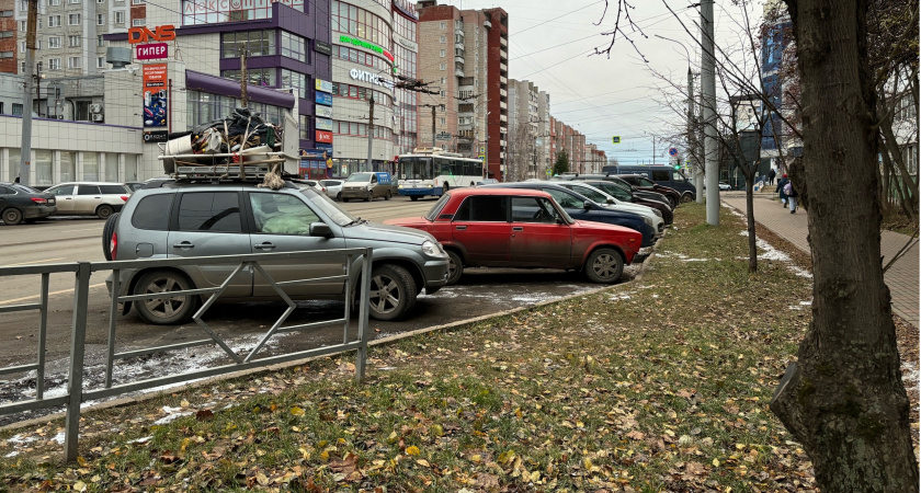 Водителей предупредили о новых штрафах: с 1 мая ГАИ будут тормозить на дорогах тех, у кого автомобиль старше 10 лет