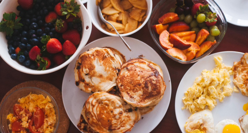 Вкус по выбору: в российских школах предложили ввести шведский стол