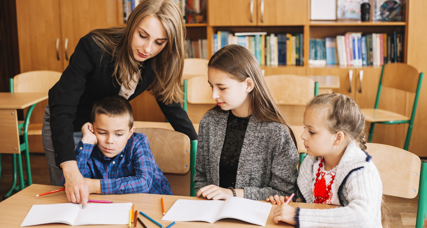 Учителям хотят полностью списывать ипотеку: подробности