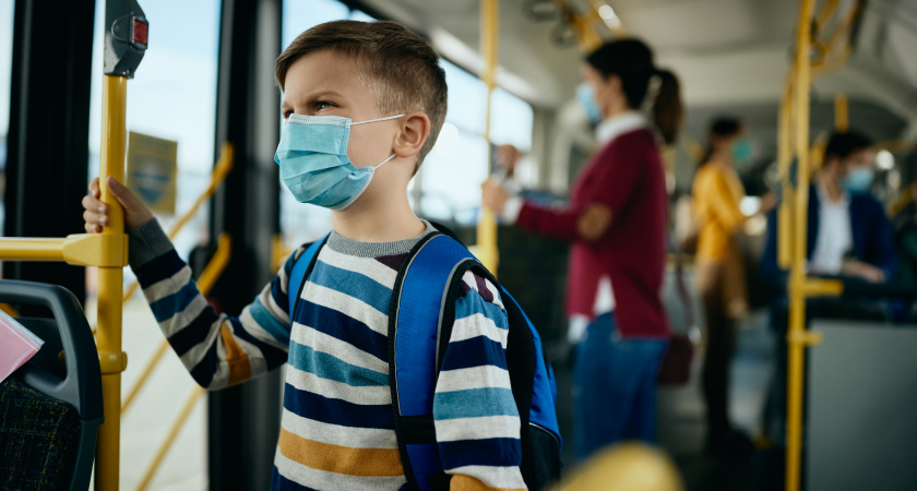 Дети до 14 лет смогут ездить в общественном транспорте бесплатно: что хотят депутаты
