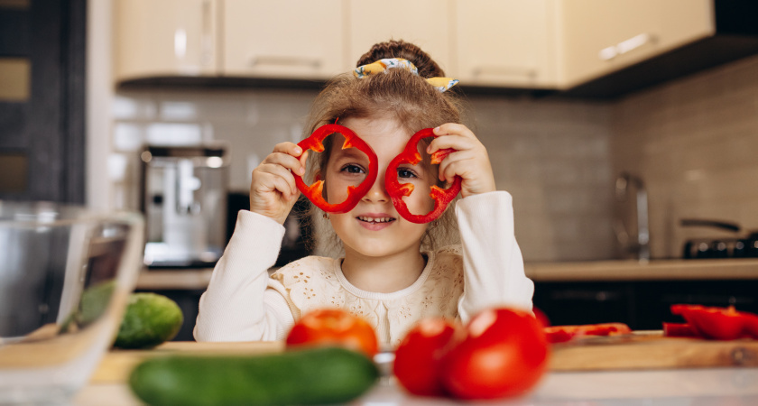 Почему вегетарианство не для детей: мнение врача о питании и здоровье малышей