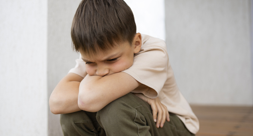 Учитель применяет к детям физическую силу: что делать родителям