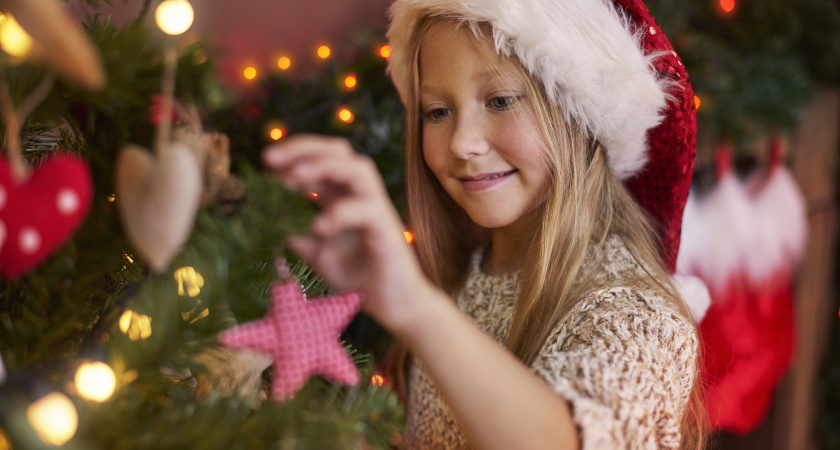 Когда праздник оборачивается больницей: как новогодние украшения могут навредить детям