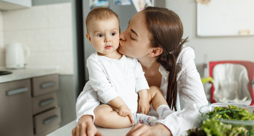 Названы главные ошибки родителей при введении прикорма