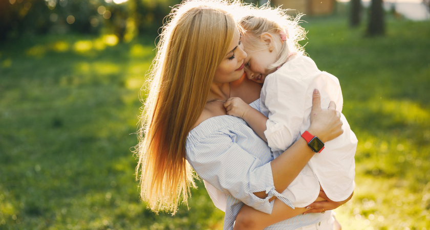 Мам не оставят в беде: в России открылась первая специализированная служба помощи матерям