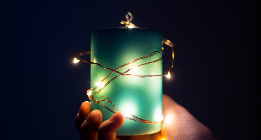 Режим важнее праздника: как уложить спать ребенка, который хочет праздновать Новый год со взрослыми