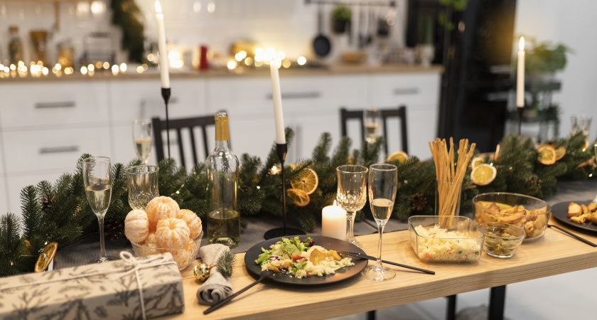 Что делать, если ребенок случайно выпил алкоголь с праздничного стола - и чего делать нельзя