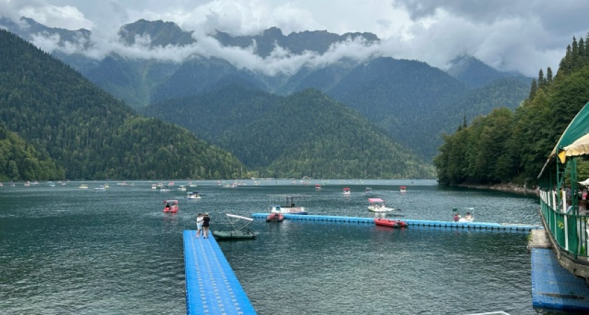 «Злые люди, змеи, грязь и невкусная еда»: туристы делятся своим разочарованием от визита в Абхазию – честный отзыв