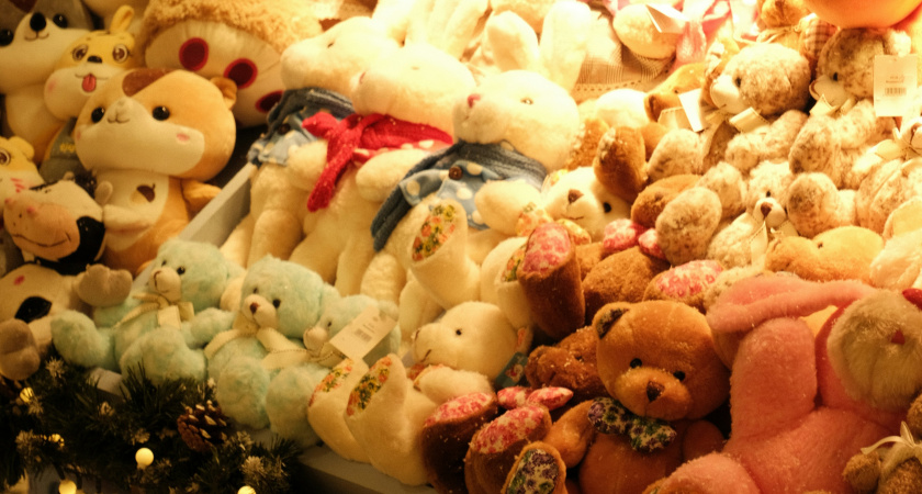 100 кило пельменей и закрыть ипотеку: что просили российские дети у Деда Мороза перед 2026