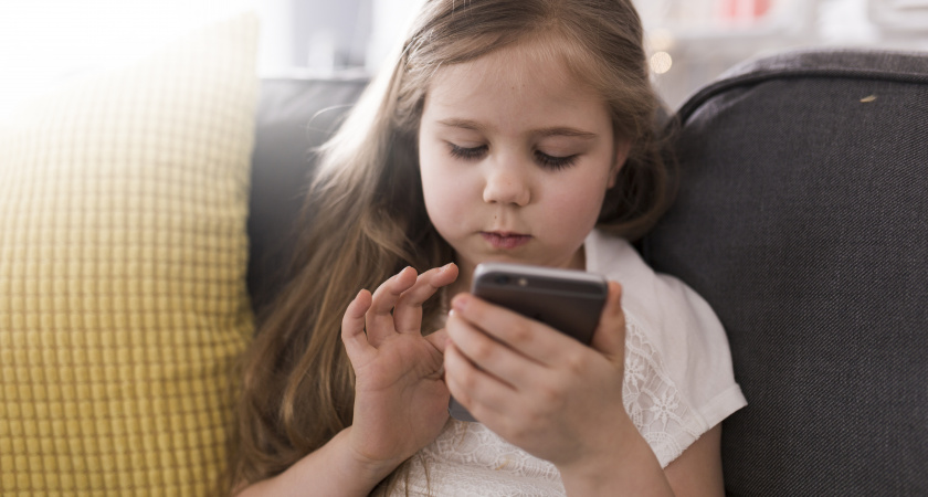 Никаких соцсетей до 14 лет: в России готовят жесткую инициативу для детей