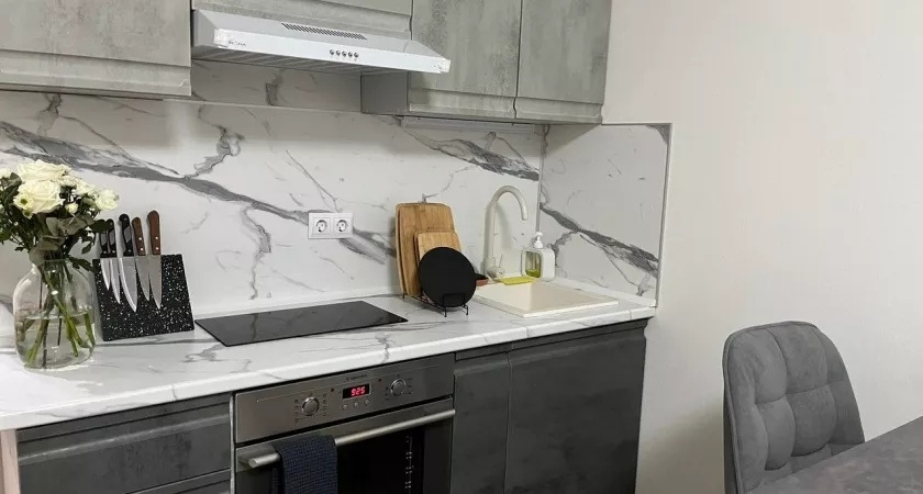 Сушилка больше не в моде: тренд сезона освобождает кухню от хаоса и дарит много свободного места