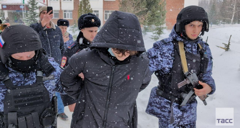 Подросток устроил стрельбу в гимназии Уфы: пострадавших нет, но есть много вопросов