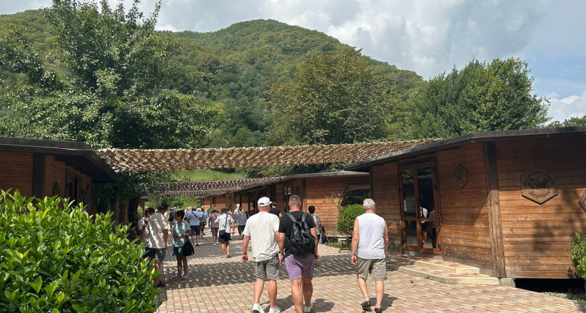 "Климат подошёл, работу нашла быстро, не смогла привыкнуть к главному": почему переехавшие в Крым возвращаются домой