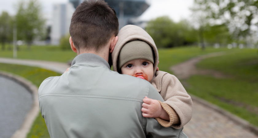 Отпуск по уходу за ребенком для отца: сроки и выплаты в 2026 году - что надо знать