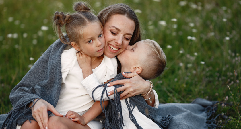 Россияне назвали самого близкого человека: почти 20 лет назад результаты были другими