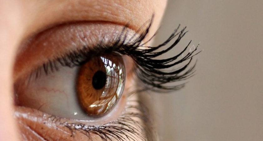 Подруги думают, что у меня нарощенные ресницы: аптечное ночное средство оказалось выше всяких похвал
