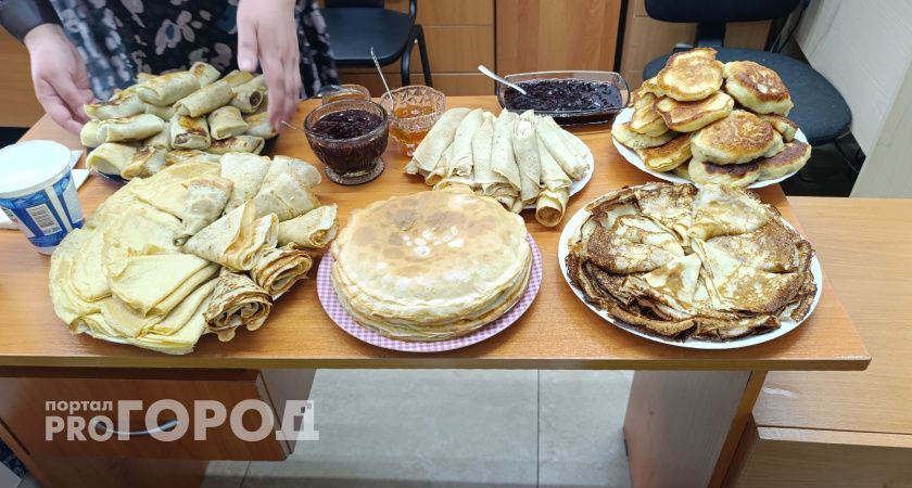 Надоела горка блинов на тарелке? 5 идей подачи, от которых гости ахнут и съедят всё до крошки