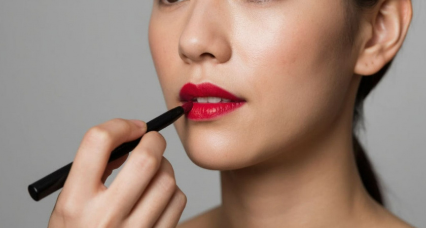 Помады больше не в тренде: вот как можно красить губы - визажисты хлопают в ладоши от этой идеи