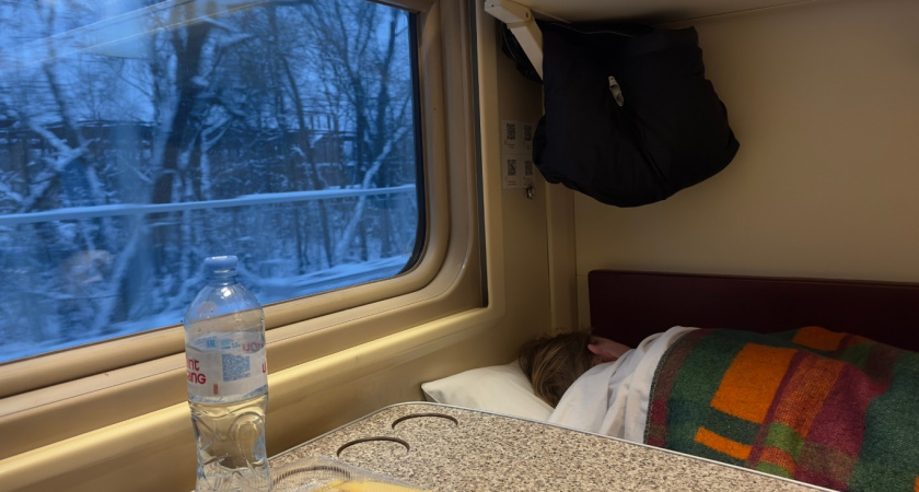 Что нельзя брать в поезд: 11 продуктов, которые испортят путешествие