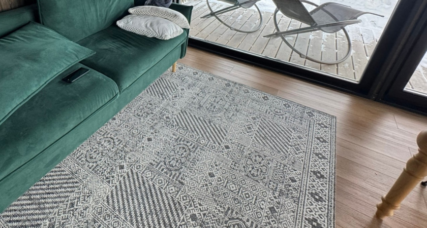 Такие ковры уже не в моде - вот главных хит 2026 года для трендового ремонта