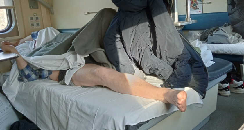 Ушлые туристы берут в поезде 38-е место - и едут как цари. Вот почему это "бюджетный люкс"