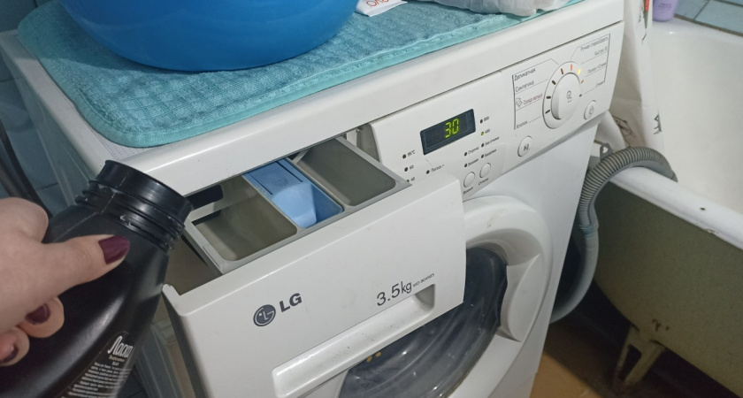 Должна знать каждая хозяйка: вот что нужно добавлять при стирке, чтобы полотенца были мягкими и пушистыми