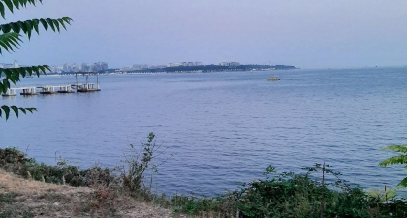 Забудьте про Сочи и Абхазию: шикарный курорт в России, о котором мало кто знает - без толп туристов и море рядом