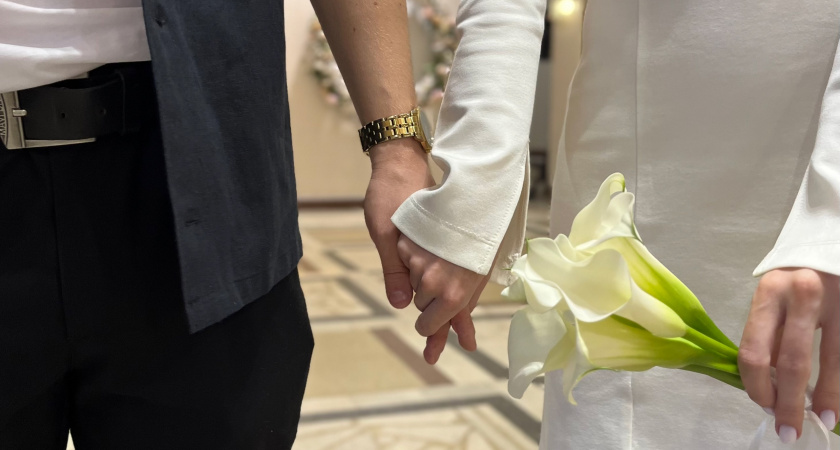 Свадьба понарошку: в Саратове детей «женят» в ЗАГСе