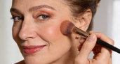 Трачу утром 10 минут, а лицо свежее и подтянутое: узнала 7 секретов макияжа 50+ — справится даже новичок