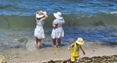 Глоток воды из пруда или моря — и ребёнок в постели: бактериолог назвала 5 источников инфекции на пляже и у дачи