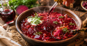 Настоящий борщ любит не свеклу и не мясо, а несколько капель этой добавки: рубиновый цвет и фруктовая нотка