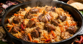 Что бросать в казан первым — лук или мясо: вот как сделать плов золотистым и вкусным — запомните раз и навсегда
