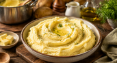 Картошка для пюре не любит холодное молоко: вот как готовят профессиональные повара — куда воздушнее и без комочков