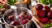 1 ст. л на 1 л воды – и вкуснющая яркая свекла готова: как сварить овощи за 7 минут