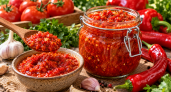 Вкуснее покупного кетчупа: нашла самый удачный рецепт аджики на зиму