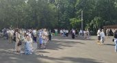 Как тратить меньше на детскую одежду: что покупать с рук, передавать младшим и брать на распродажах