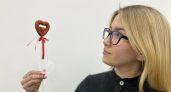 Подросток прячет телефон и улыбается экрану? Не лезьте — вот что нужно делать