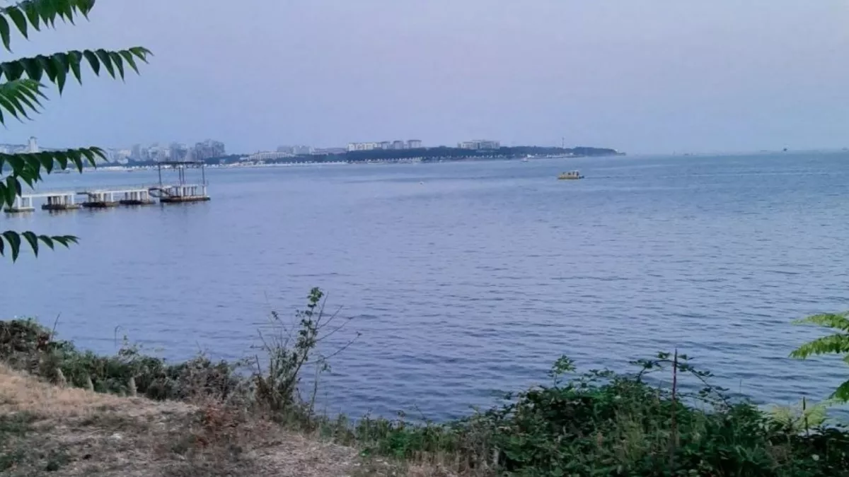 Забудьте про Сочи и Абхазию: шикарный курорт в России, о котором мало кто знает - без толп туристов и море рядом