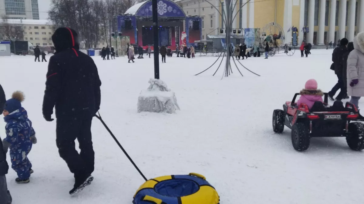 Семьям с детьми хотят платить по 10 тысяч на ребенка