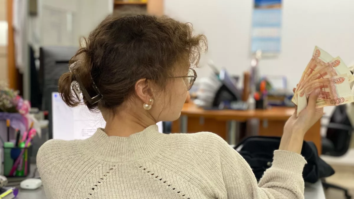 Не только цветы: какие выплаты от государства ждут женщин в 2026 году 