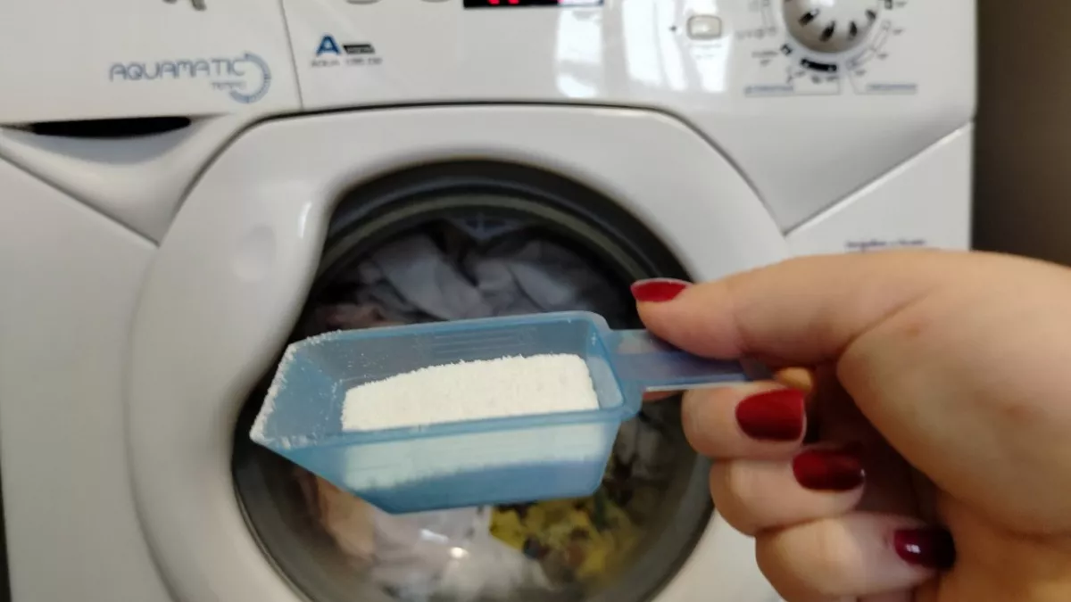 Куда лучше насыпать лимонную кислоту - в лоток или барабан? Отмываем стиралку от накипи правильно 