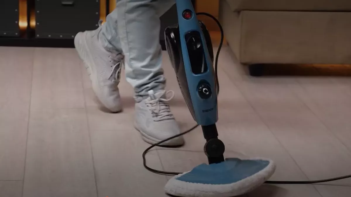 Тряпки и бытовая химия больше не в моде, так полы уже никто не моет: выбираем паровую швабру - чище, быстрее и удобнее