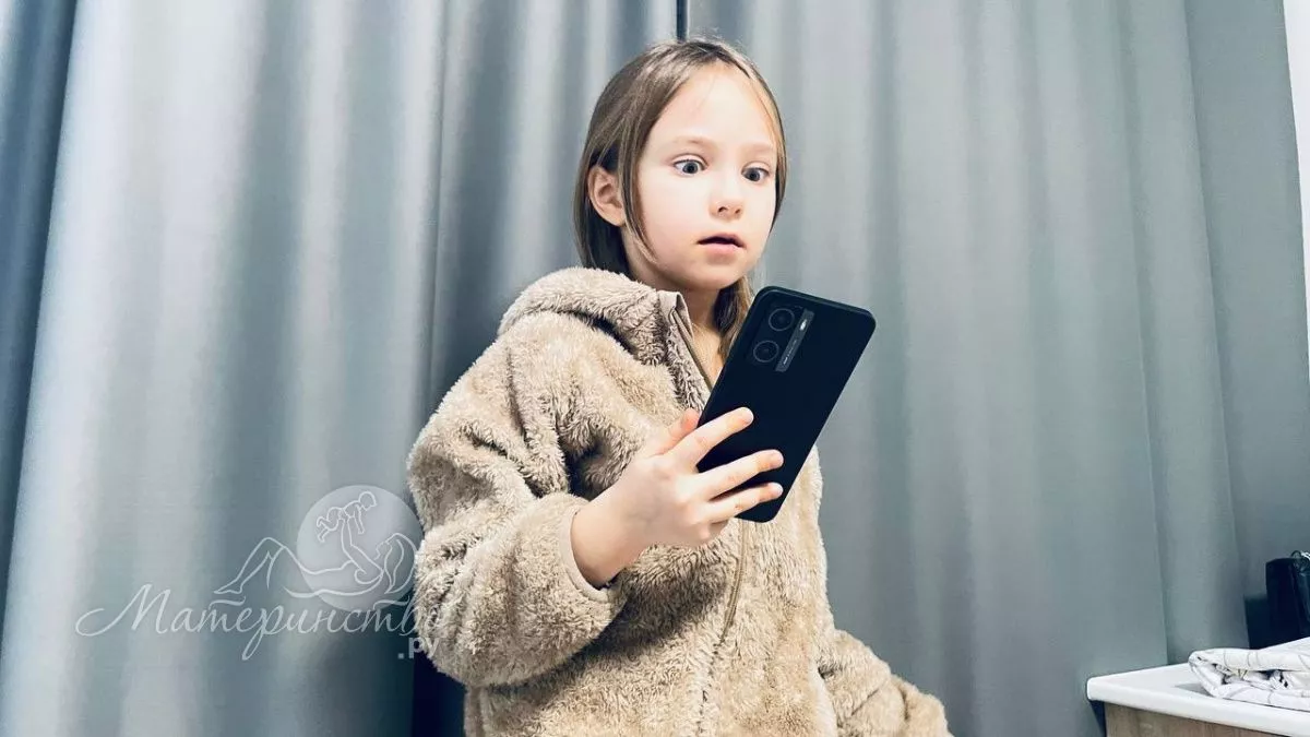 Гаджеты и зрение: сколько на самом деле можно сидеть в телефоне без вреда для глаз