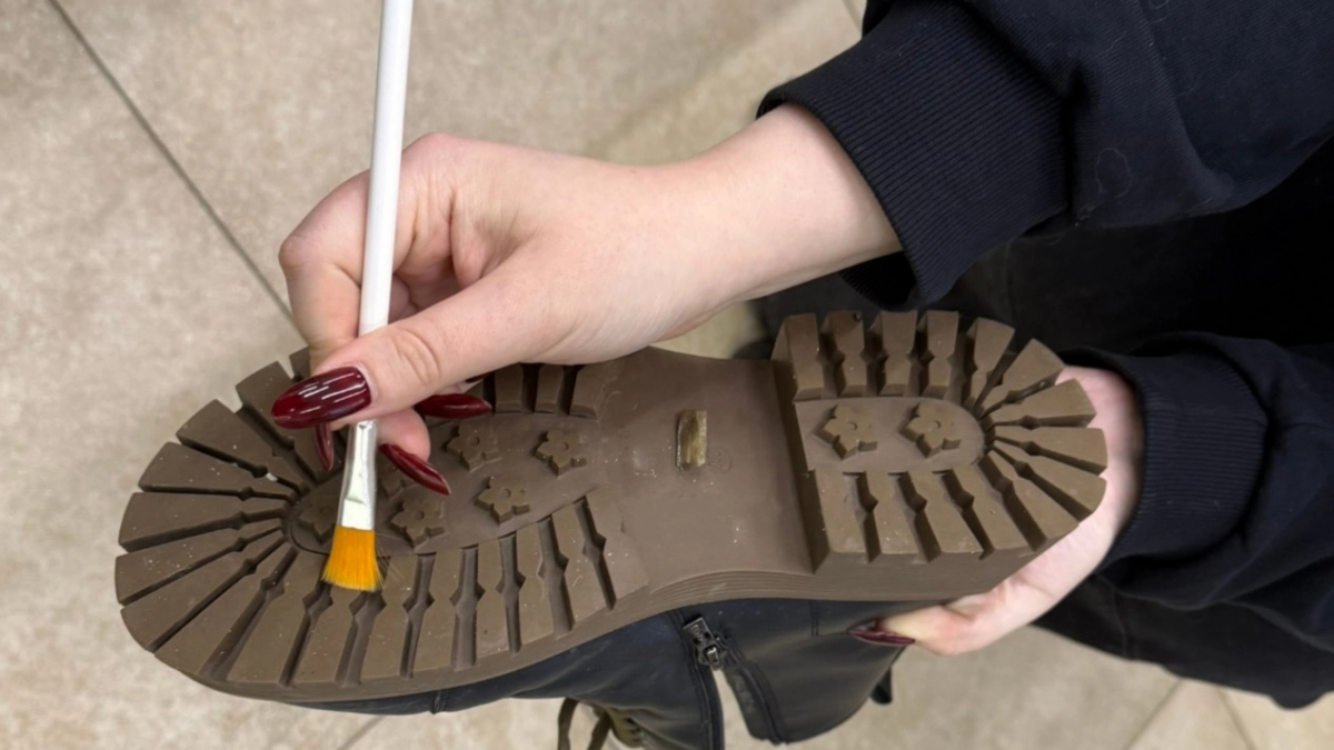 Треснутая подошва - больше не беда: спасаюсь солью, вот что делать 