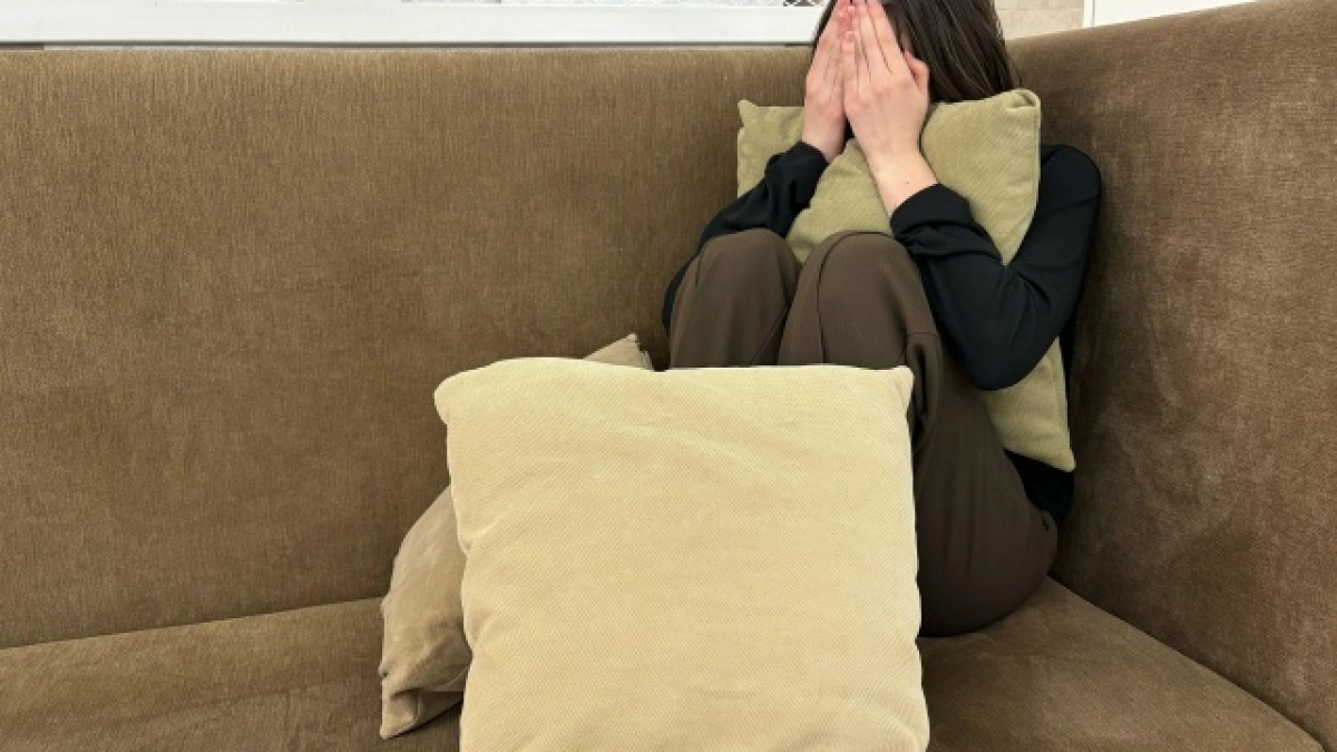 ''Ему было 55, а мне всего 12'': жительница Омска рассказала о том, как подвергалась насилию со стороны отчима